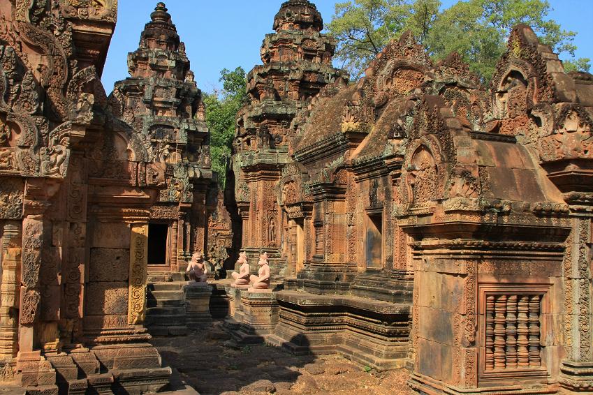 Banteay Srey(Ambassade Royale du Cambodge & Dreamstime).JPG